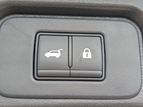 Used 2024 Nissan Rogue SV w/ SV Premium Package image 13