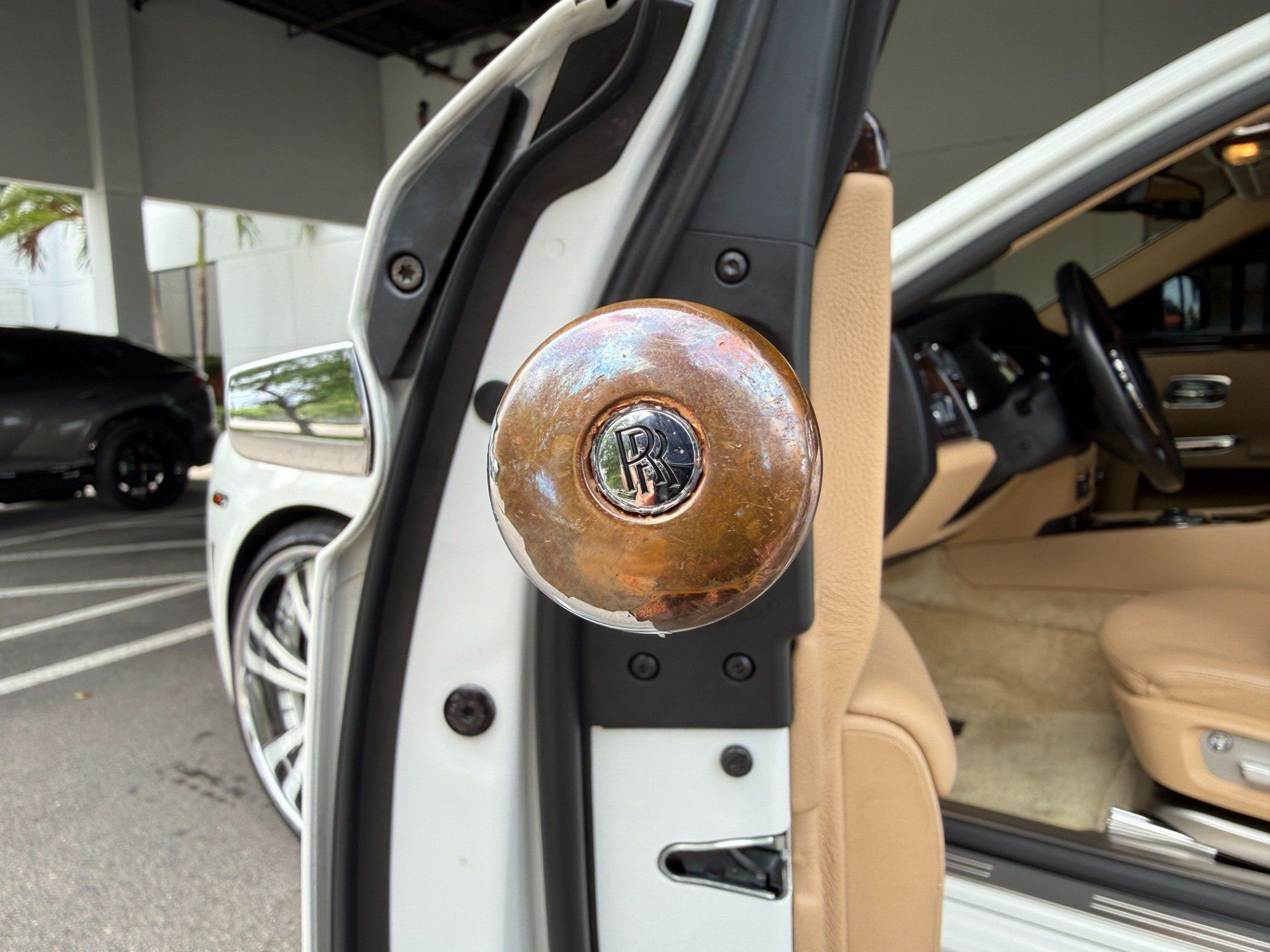 Used 2011 Rolls-Royce Ghost RWD image 25