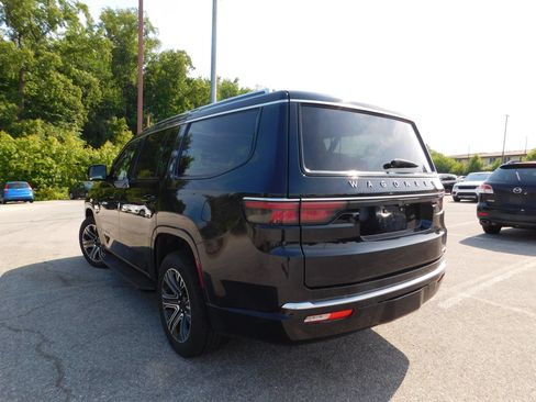 Used 2024 Jeep Wagoneer Series II w/ Flexible Seating Group AWD/4WD image 6