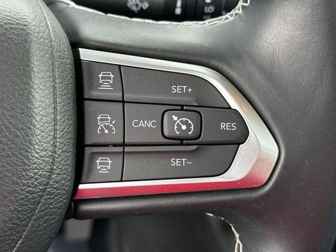 Used 2022 Jeep Compass High Altitude AWD/4WD image 19