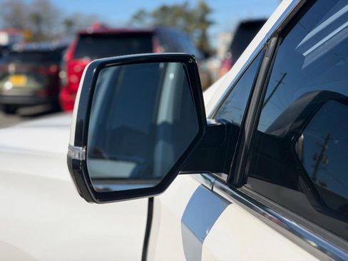 Used 2016 Cadillac Escalade Platinum image 29