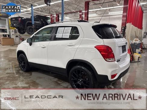 Used 2022 Chevrolet Trax LT w/ Sport Edition image 3