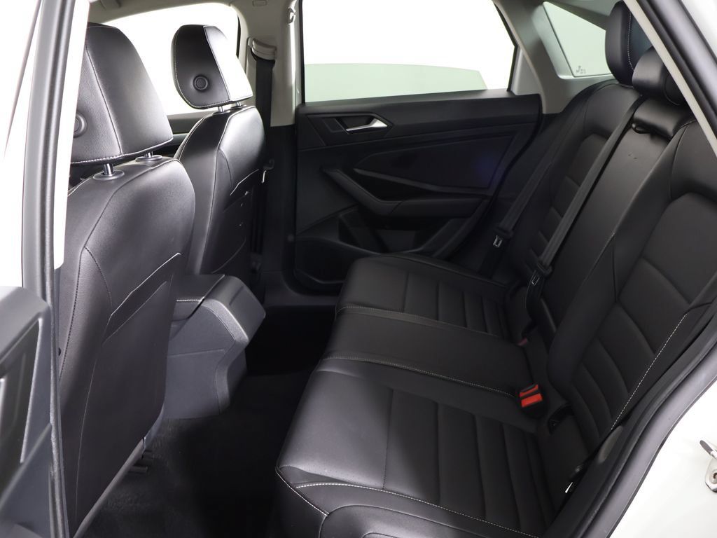 Used 2022 Volkswagen Jetta SE FWD image 32