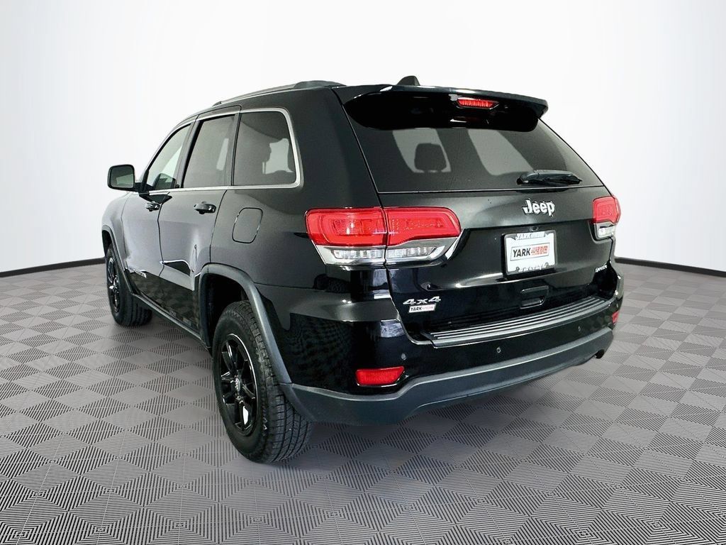 Used 2019 Jeep Grand Cherokee Laredo w/ Security & Convenience Group AWD/4WD image 7
