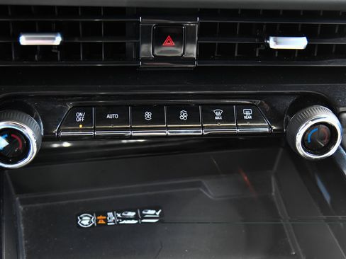 Used 2025 Chevrolet Tahoe LT AWD/4WD image 33