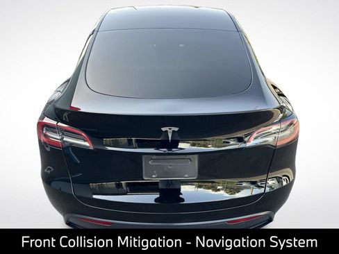 Used 2023 Tesla Model Y 2WD image 11