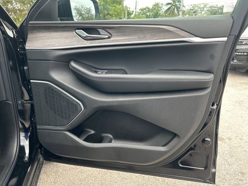 New 2026 Jeep Grand Cherokee Limited image 28