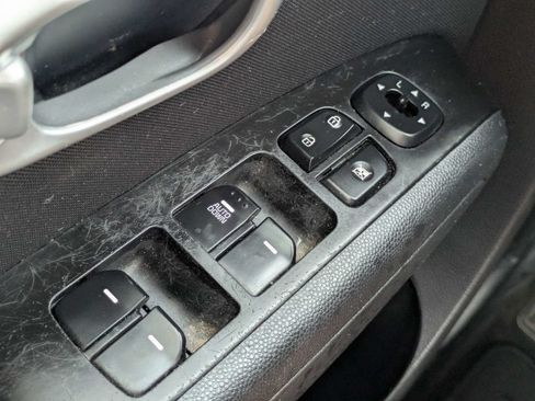 Used 2015 Kia Soul FWD image 23