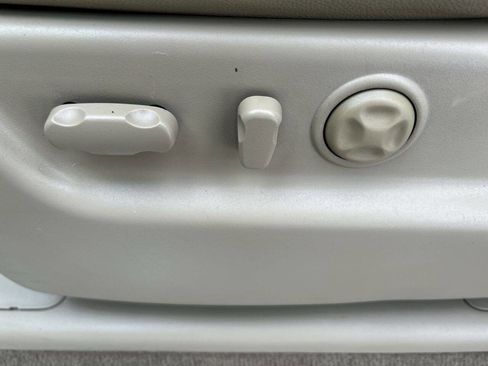 Used 2010 Chevrolet Tahoe LTZ image 10