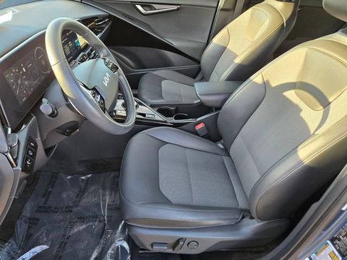 Used 2023 Kia Niro Wind FWD image 10
