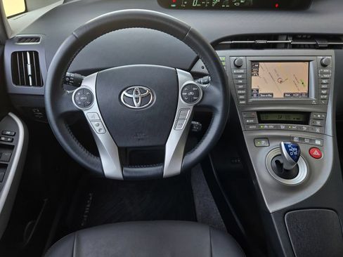 Used 2013 Toyota Prius Five w/ Advanced Technology Pkg FWD image 14