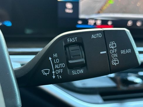 Certified 2024 BMW X5 xDrive50e w/ Premium Package image 32