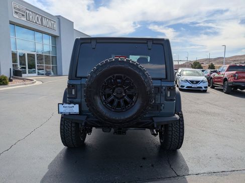 Used 2025 Jeep Wrangler Sport AWD/4WD image 4