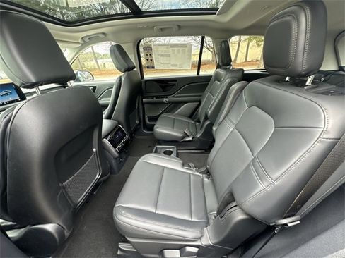 New 2026 Lincoln Aviator AWD w/ Jet Appearance Package image 23
