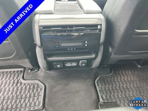 Certified 2024 Jeep Wagoneer 2WD w/ Premium Group I image 18