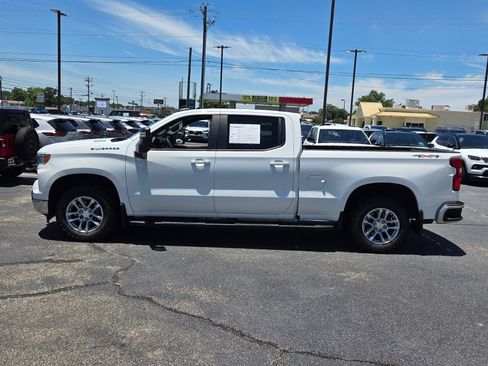 Used 2023 Chevrolet Silverado 1500 LT w/ Protection Package AWD/4WD image 4