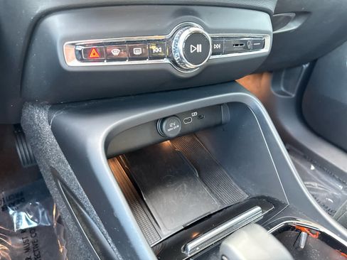 Used 2023 Volvo C40 P8 Recharge Plus AWD/4WD image 14