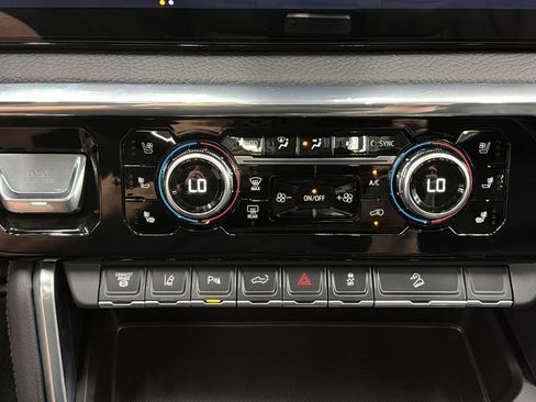 Used 2026 GMC Sierra 3500 Denali w/ Denali Reserve Package AWD/4WD image 25