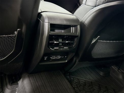 Used 2022 Jeep Grand Cherokee Limited w/ Luxury Tech Group II image 19