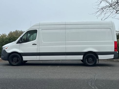 Used 2023 Mercedes-Benz Sprinter 2500 image 6