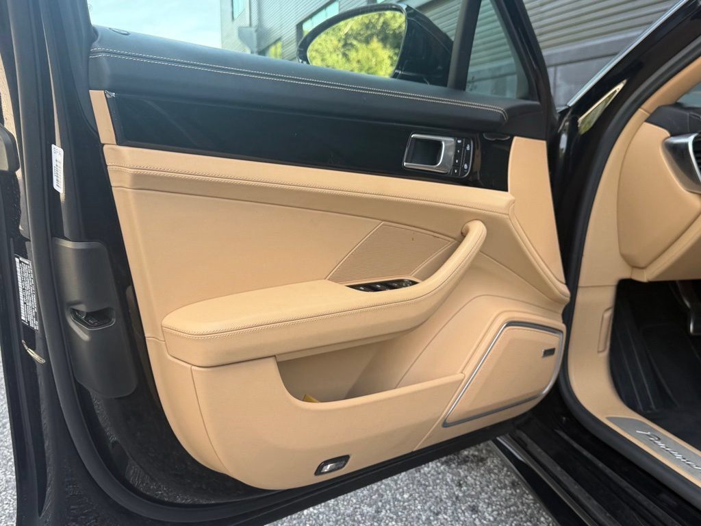 Certified 2023 Porsche Panamera 4S AWD/4WD image 18