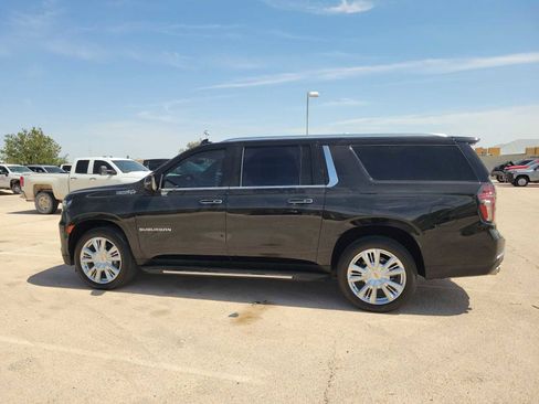 Used 2024 Chevrolet Suburban High Country w/ Advanced Technology Package AWD/4WD image 5