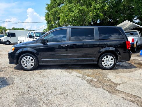 Used 2016 Dodge Grand Caravan SE w/ Quick Order Package 29E SE image 2