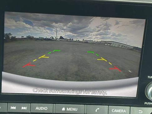 Used 2025 Nissan Pathfinder SV FWD image 22