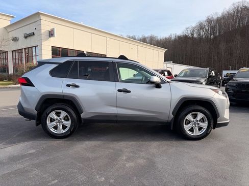 Used 2020 Toyota RAV4 XLE image 3