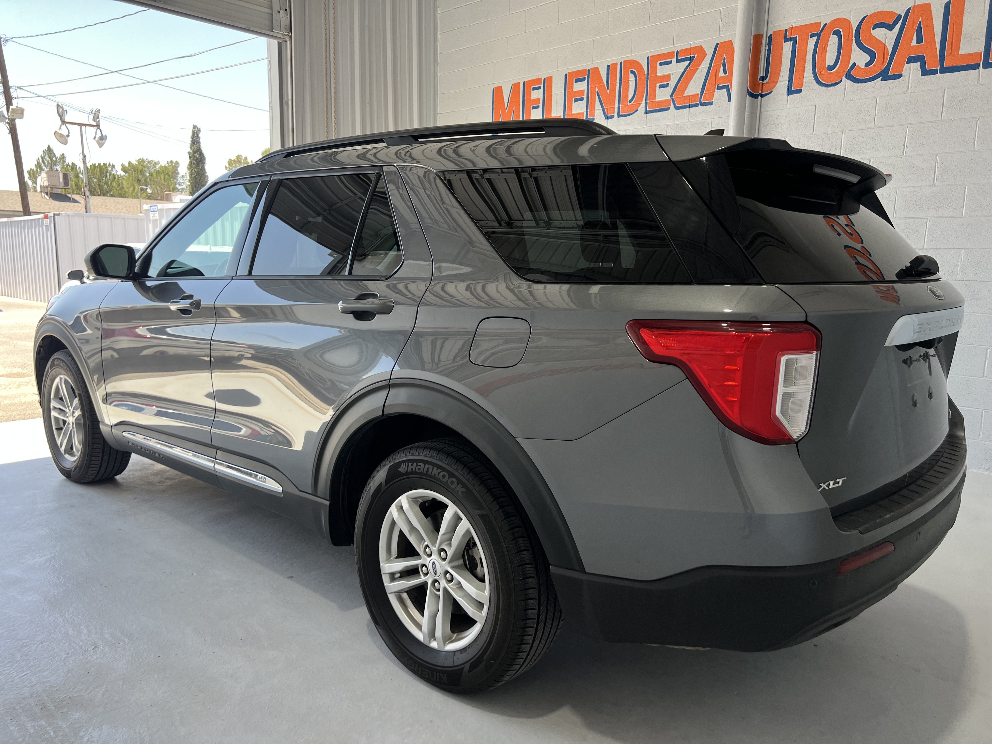 Used 2022 Ford Explorer XLT AWD/4WD image 3