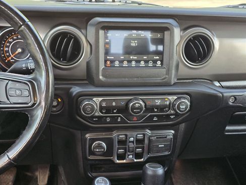 Used 2022 Jeep Gladiator Sport AWD/4WD image 18