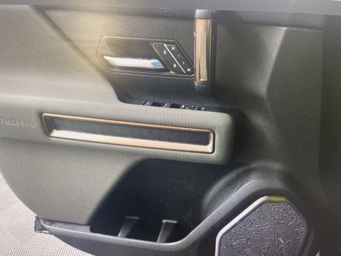 Used 2024 GMC Hummer EV 3X w/ Extreme Off-Road Package image 8