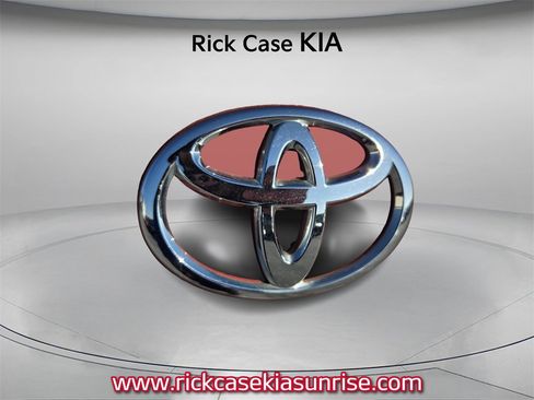 Used 2018 Toyota Yaris iA image 9