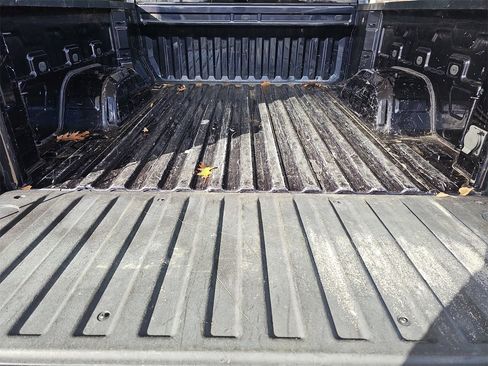 Used 2022 Chevrolet Silverado 1500 LT Trail Boss image 12