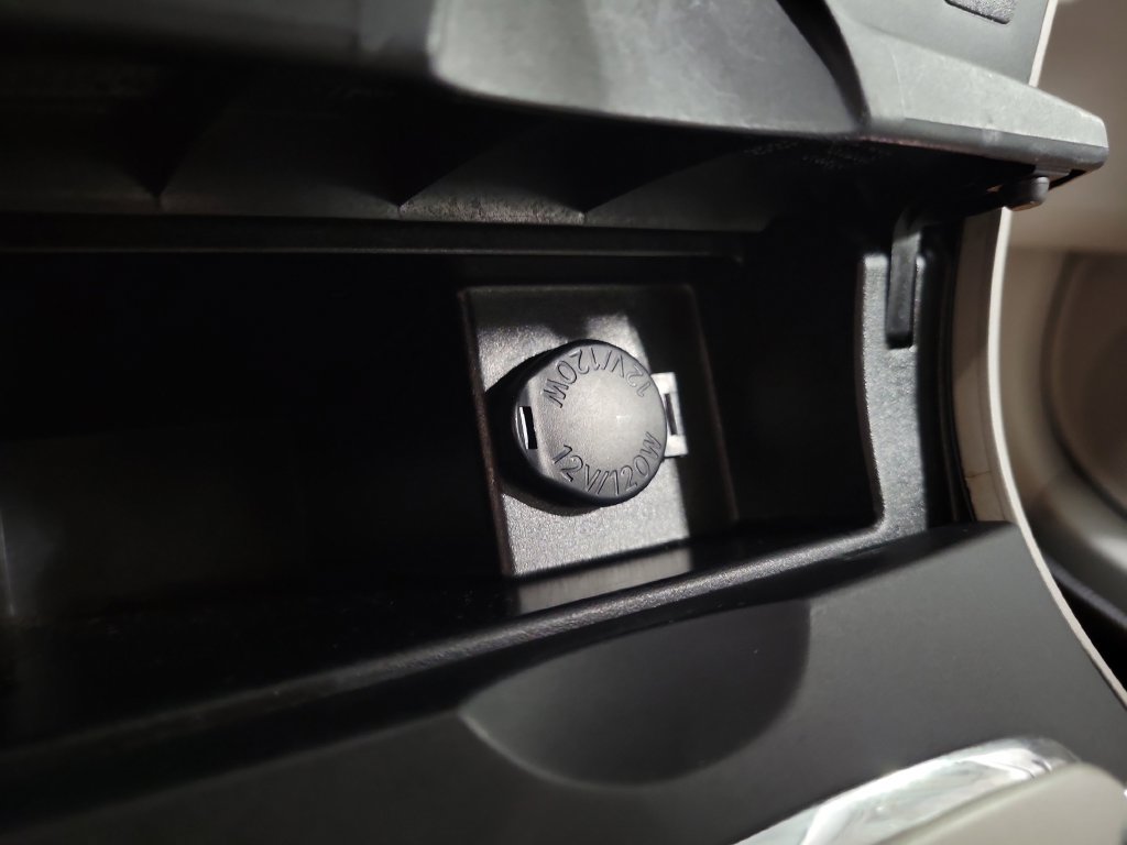 Used 2010 Toyota Corolla LE FWD image 18