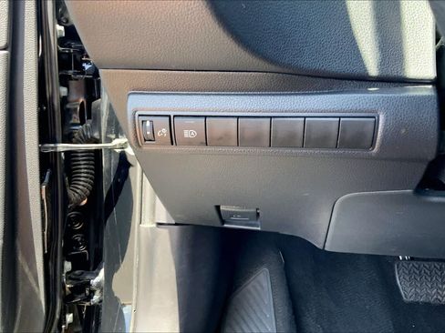 Used 2025 Toyota Corolla LE FWD image 36