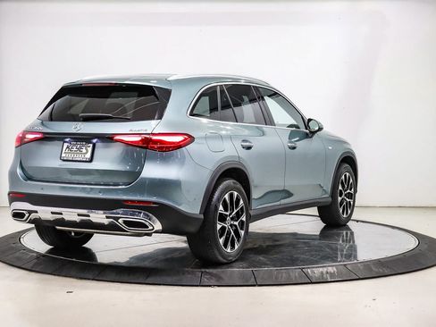 Used 2025 Mercedes-Benz GLC 350e 4MATIC image 4