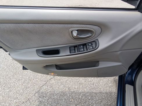 Used 2003 Nissan Maxima SE FWD image 9