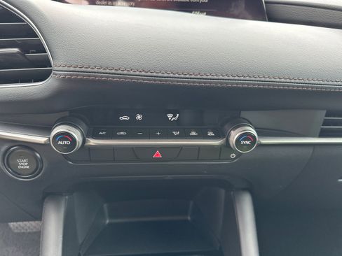 Certified 2025 MAZDA MAZDA3 s Sport image 30