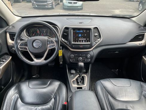 Used 2017 Jeep Cherokee Latitude w/ True North Edition AWD/4WD image 16