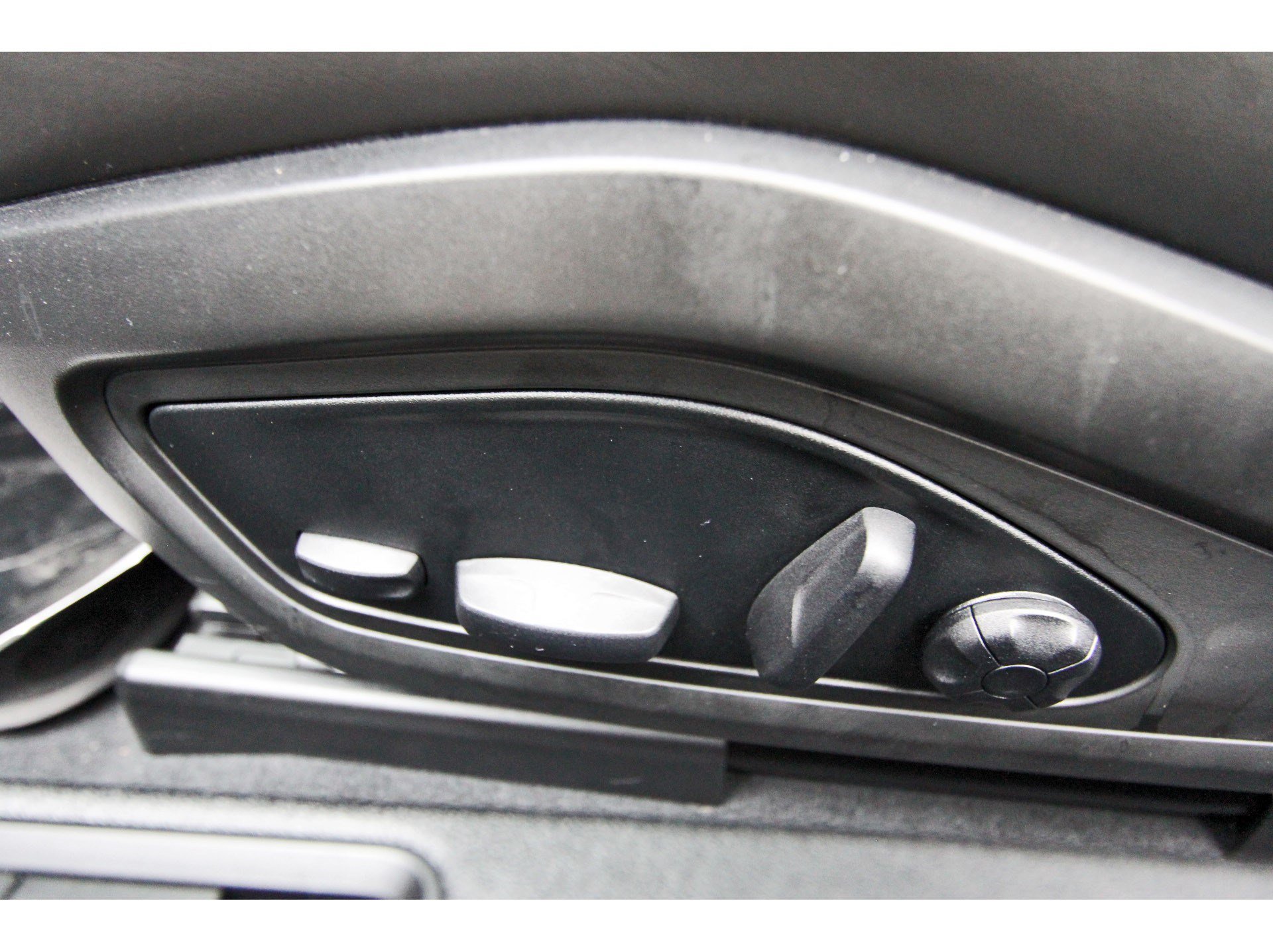 Used 2025 Porsche 911 Carrera S RWD image 28
