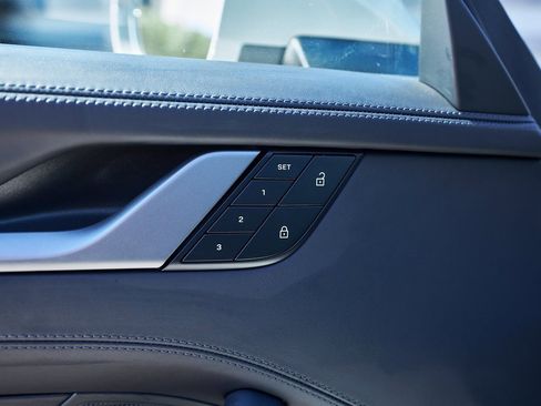 Used 2024 Porsche 911 Carrera 4S w/ Premium Package image 27