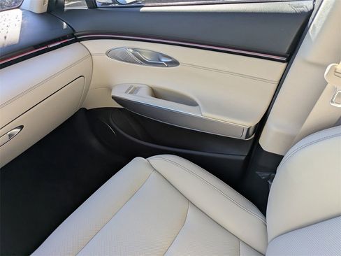 New 2026 Genesis GV70 2.5T Select image 18