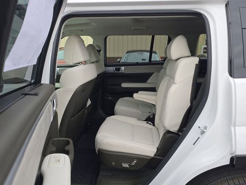 Used 2025 Hyundai Santa Fe Calligraphy image 22