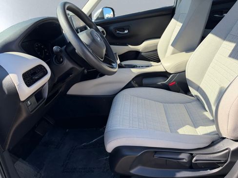 Used 2023 Honda HR-V LX image 7