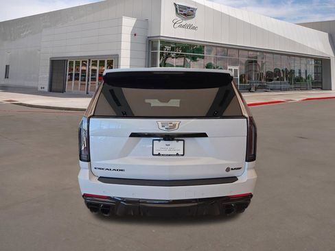 New 2026 Cadillac Escalade V w/ LPO, ONYX Package AWD/4WD image 5