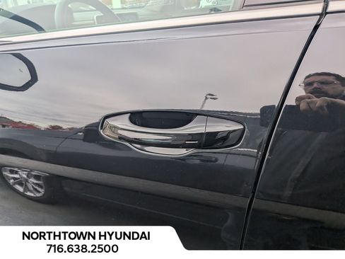 Used 2025 Volkswagen Atlas SE image 41