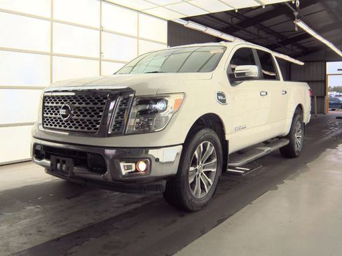 Used 2017 Nissan Titan SL AWD/4WD image 1