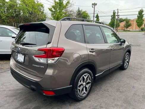 Used 2023 Subaru Forester Premium AWD/4WD image 6