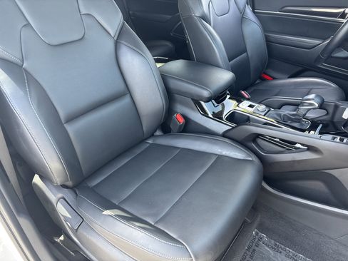 Used 2025 Kia Telluride S FWD image 8